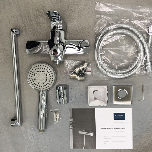 Смеситель для ванны Paini Angel с длинным изливом с аксессуаром