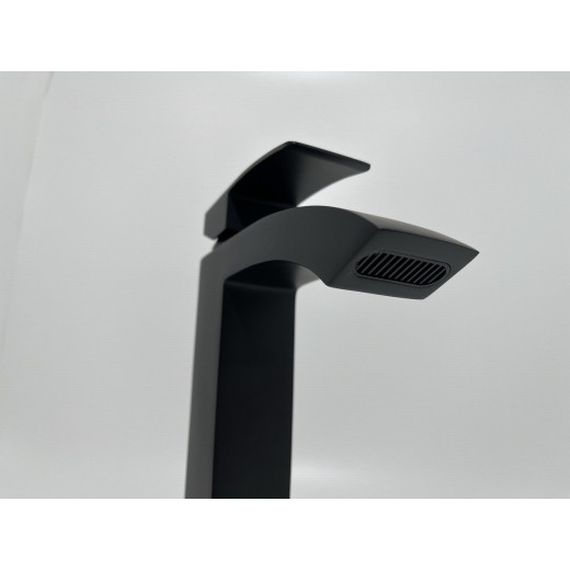 Luara Чёрный. Смеситель для раковины высокий TVZ-0901