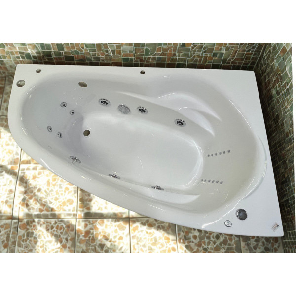 Гидромассажная акриловая ванна Zoya Relisan 140x90 хром глянец