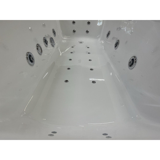 Гидромассажная акриловая ванна Vayer Milana 180x70 хром глянец