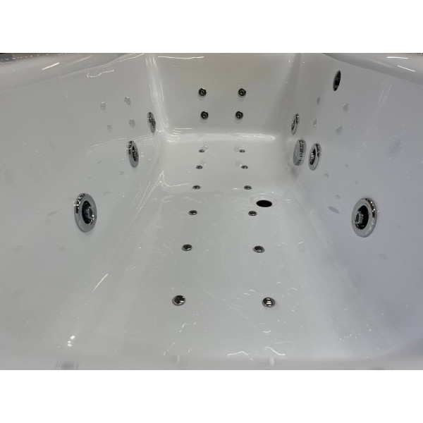 Гидромассажная акриловая ванна Relisan Xenia 200x90 хром глянец