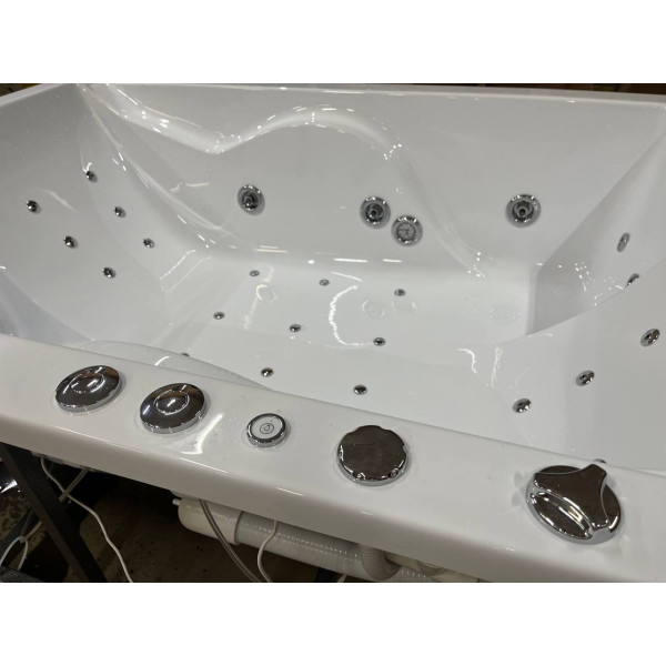 Гидромассажная акриловая ванна Vayer Coral 180x120 хром глянец