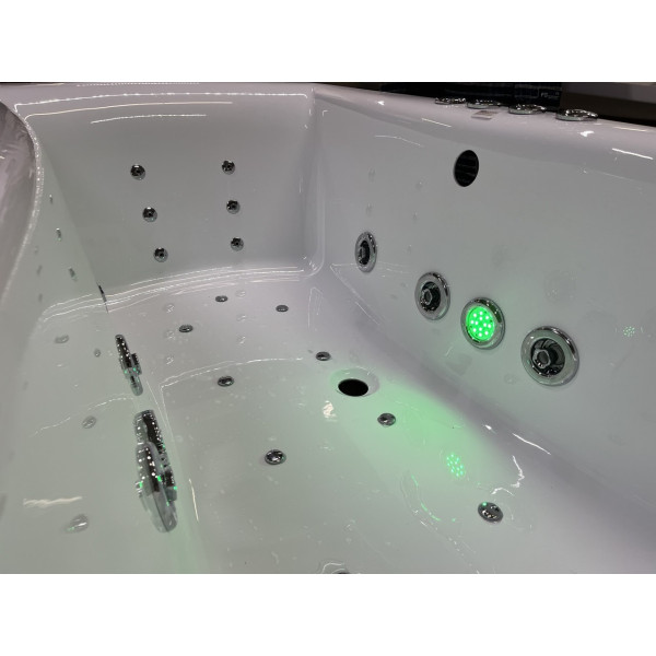 Гидромассажная акриловая ванна Xenia 160x75 Relisan хром
